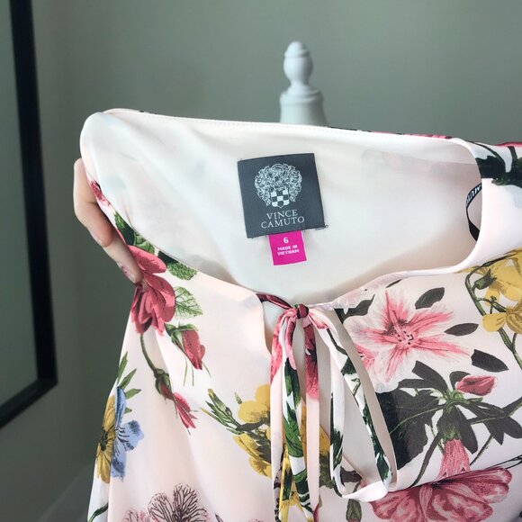 Vince Camuto V-Neck Floral Mini Dress | Pink Floral Pattern | Size 6 - Picture 10 of 10